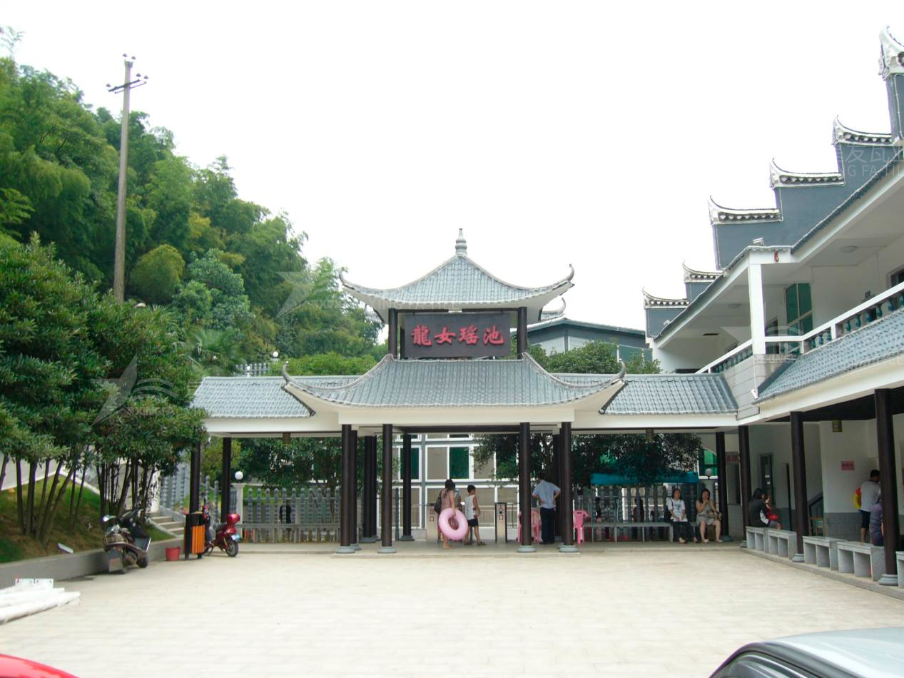 屋頂材料合成樹脂瓦和不銹鋼瓦哪個好？選擇很重要！